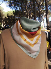 line scarf